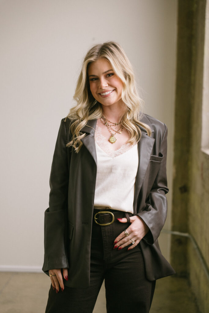 youthful magnolia - Grayson toms